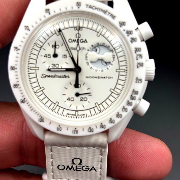 Swatch x Omega Mission to the Moon Phase 42mm Quartz Chronograph Moonphase NIBWT - Picture 17 of 17